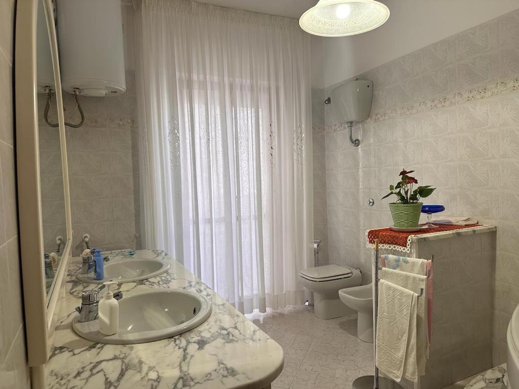 B&B Grazia Deledda 阿尔盖罗 外观 照片